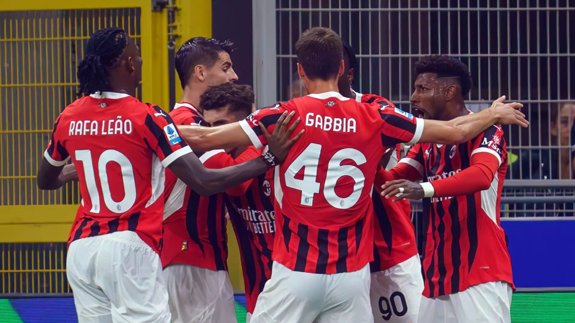 Milan preoccupato, 3 club sull'eroe rossonero: le immagini