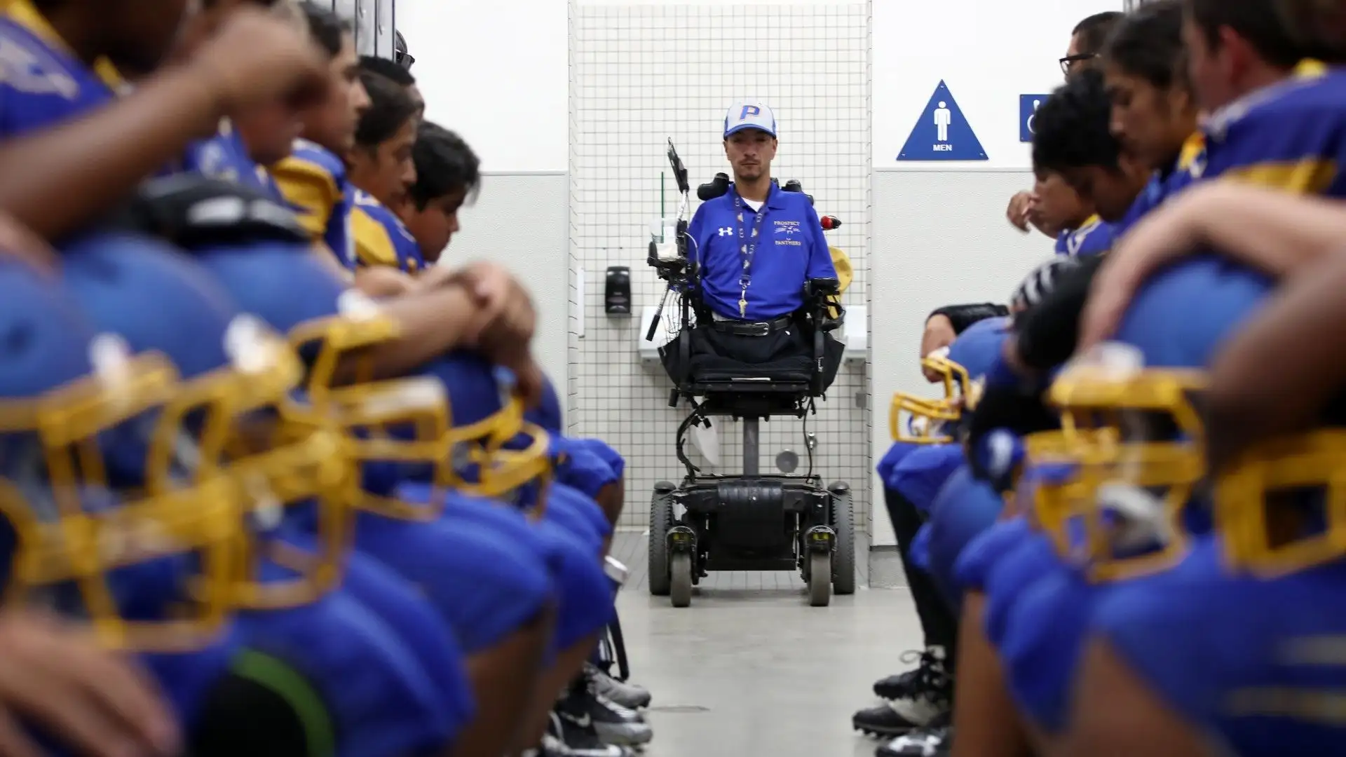 Ha iniziato la sua carriera da allenatore come assistente volontario nelle scuole superiori
