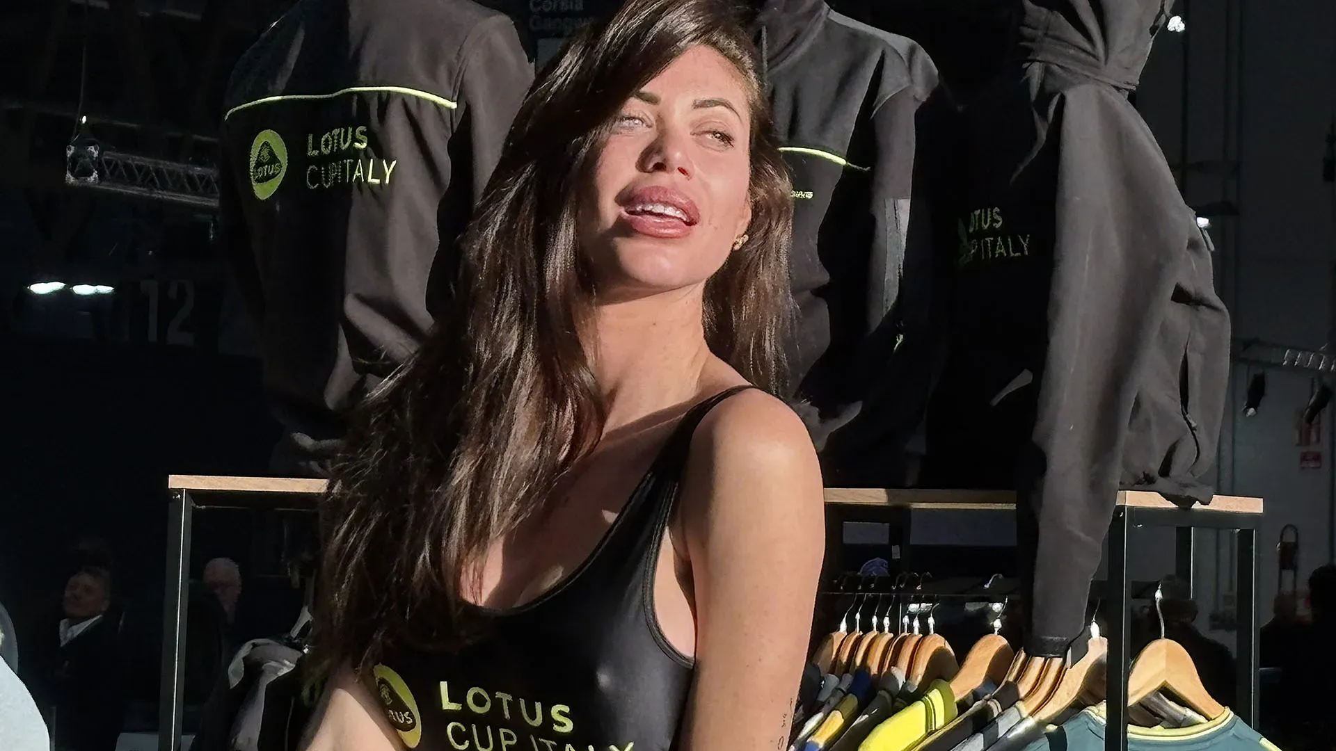 Il brasiliano Emerson Fittipaldi vince il mondiale nel 1972 con la Lotus.