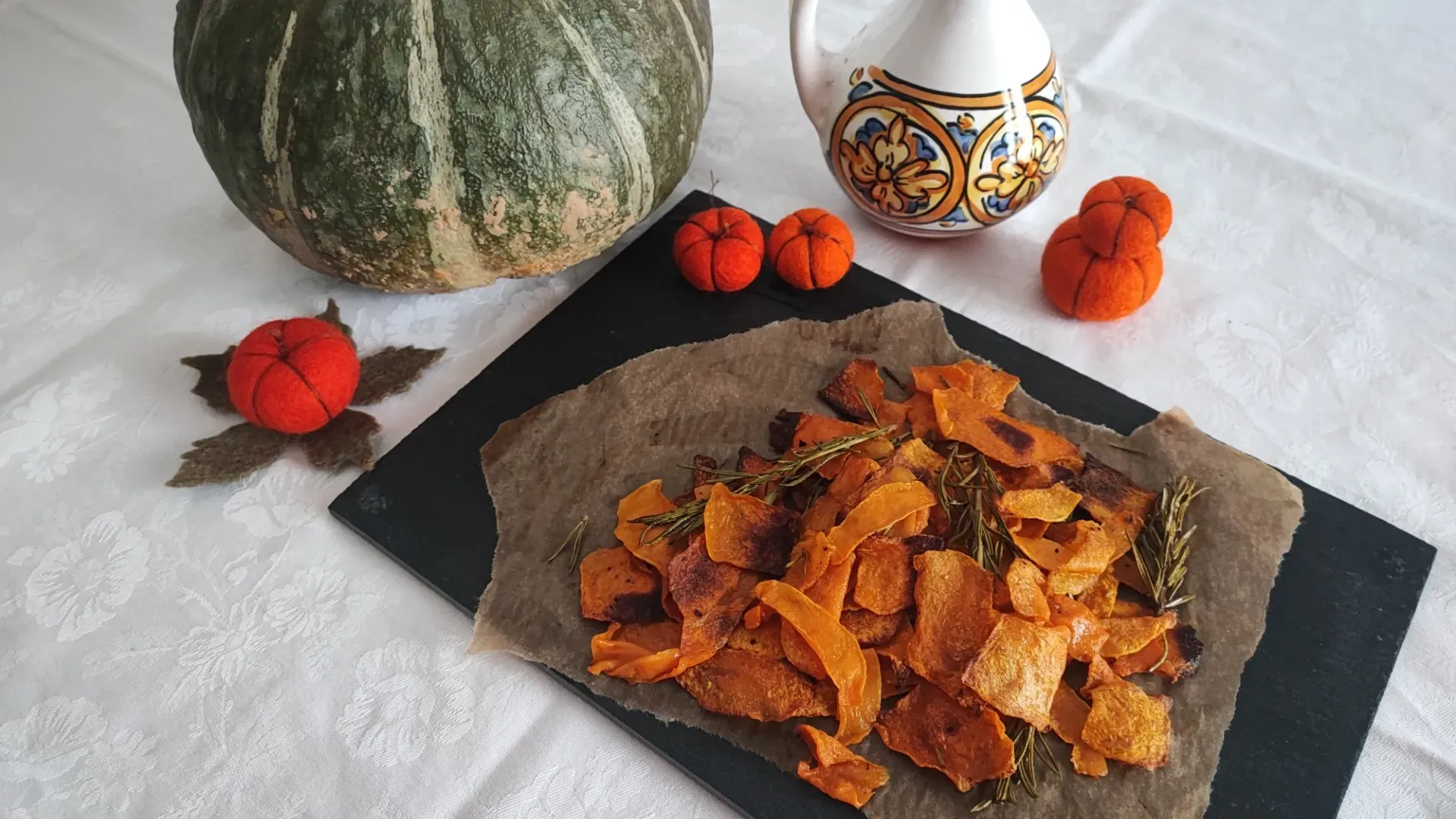 Con queste chips farete un figurone con gli ospiti: ottime per l'aperitivo, sono perfette anche per accompagnare un secondo piatto
