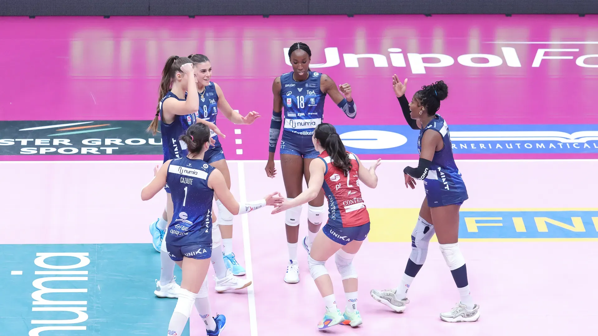 Rientro in patria invece per Thompson e Ogbogu.