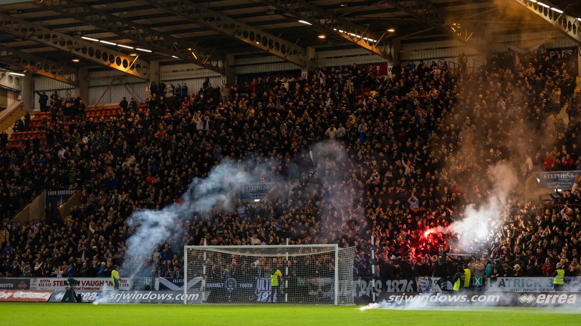 Dopo la partita sono stati arrestati 5 tifosi a seguito dei disordini
