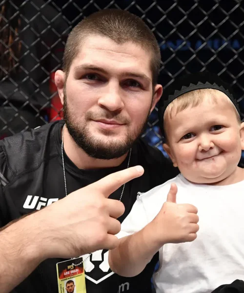 Le foto di Hasbulla, la star dei social amica del lottatore Khabib Nurmagomedov