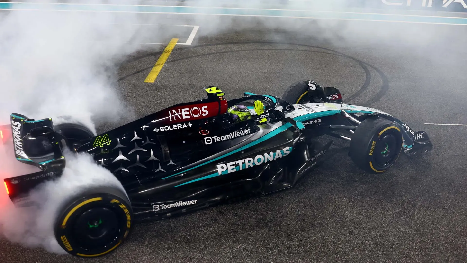Il pubblico non ha potuto fare a meno di applaudire per l'ennesima volta Hamilton