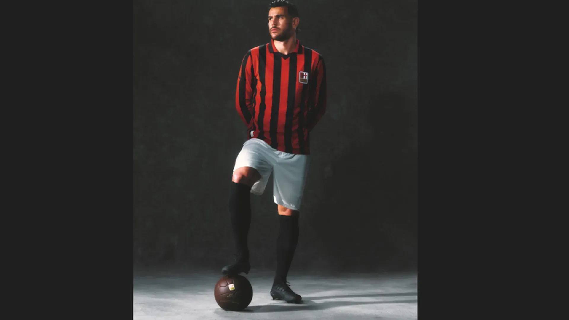 Il Diavolo ha presentato il kit realizzato con PUMA per i 125 anni dalla fondazione del club rossonero
