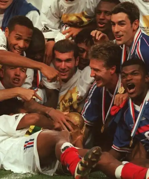 Nel 1998 ha vinto il Mondiale, oggi fa l’attore: le foto dell’ex campione