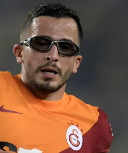 La storia del calciatore con gli occhiali che ha rischiato di diventare cieco