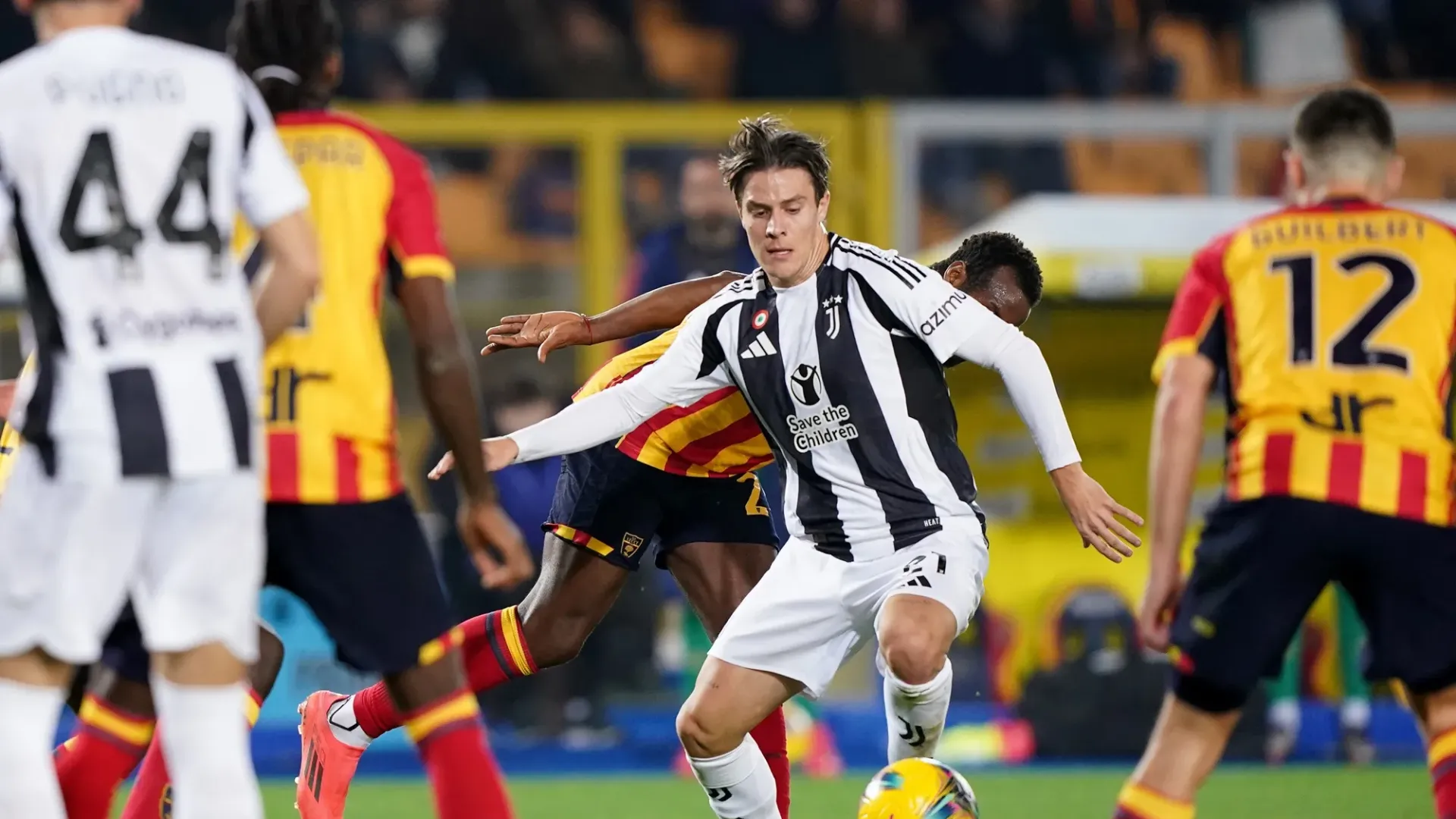 La Juventus aspetta offerte dall'estero, ma una proposta potrebbe arrivare dall'Italia
