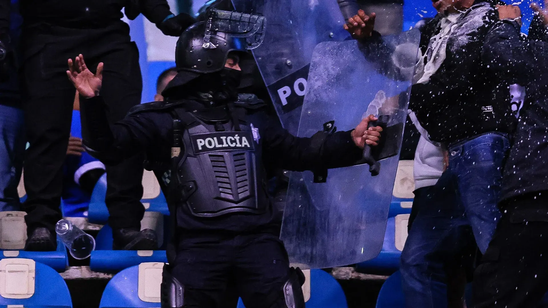 C'era il rischio che qualcuno si facesse male: la polizia è intervenuta subito
