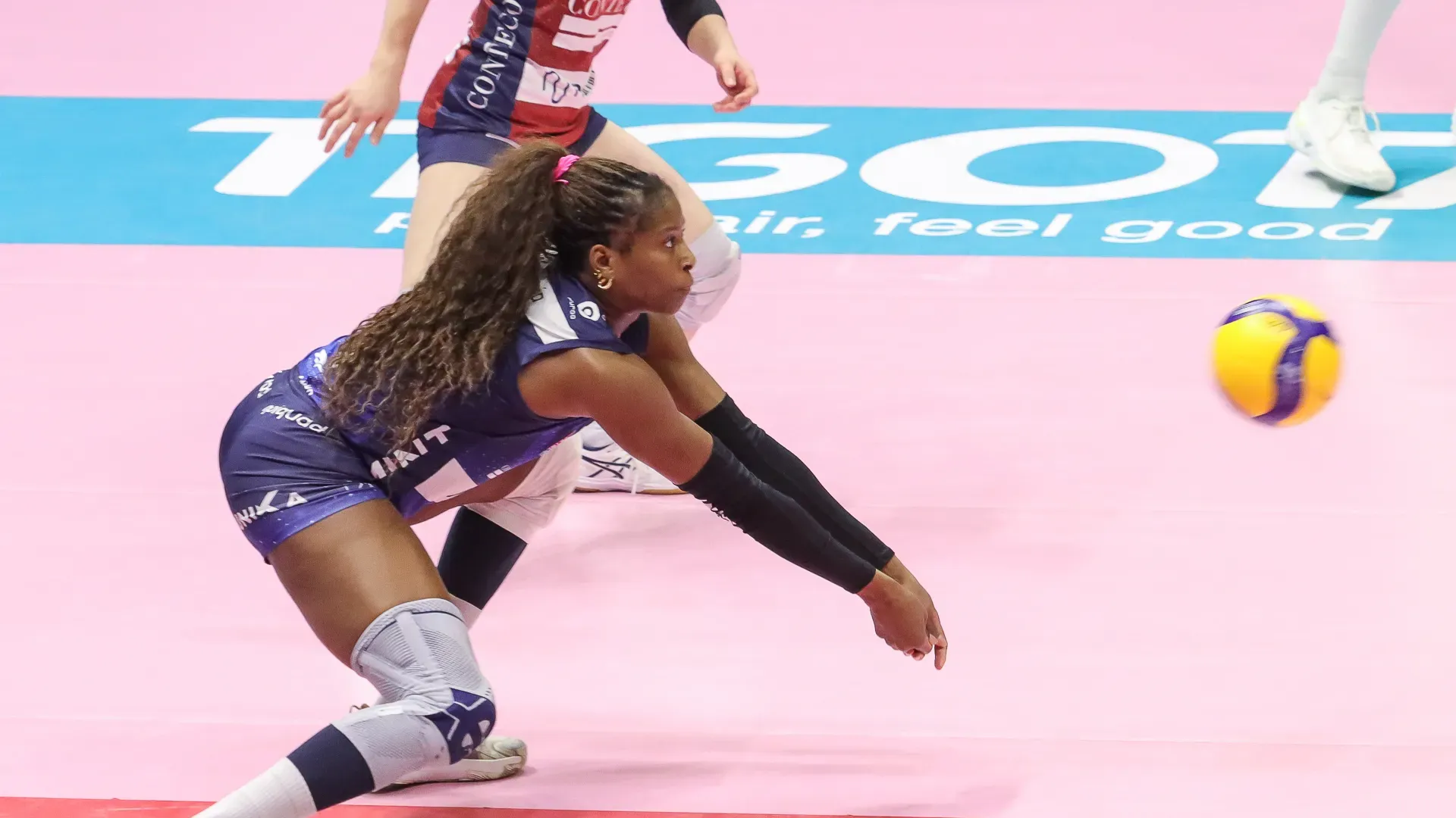 Dopo il successo in CEV Champions League contro l’FC Porto, la prima squadra femminile del Consorzio è già pronta a scendere in campo sabato 11 gennaio alle ore 19:30 (diretta VBTV e DAZN) per la quarta giornata di ritorno di Serie A1 Tigotà.