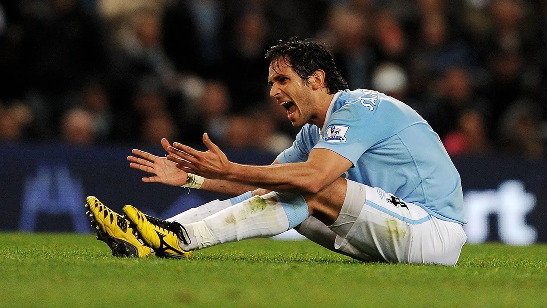 Abbandonata la Germania ha giocato in Inghilterra con Blackburn e Manchester City
