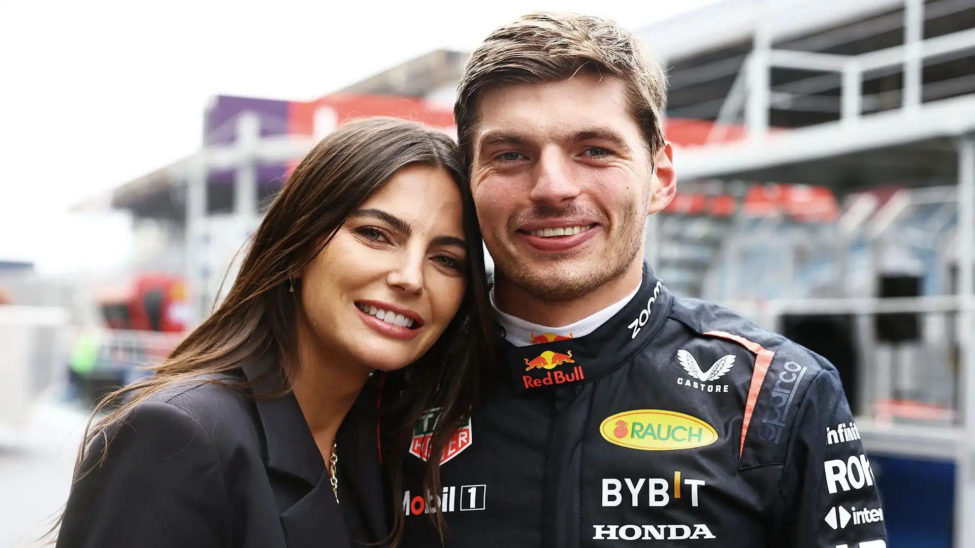 Kelly Piquet e Max Verstappen festeggiano un giorno speciale