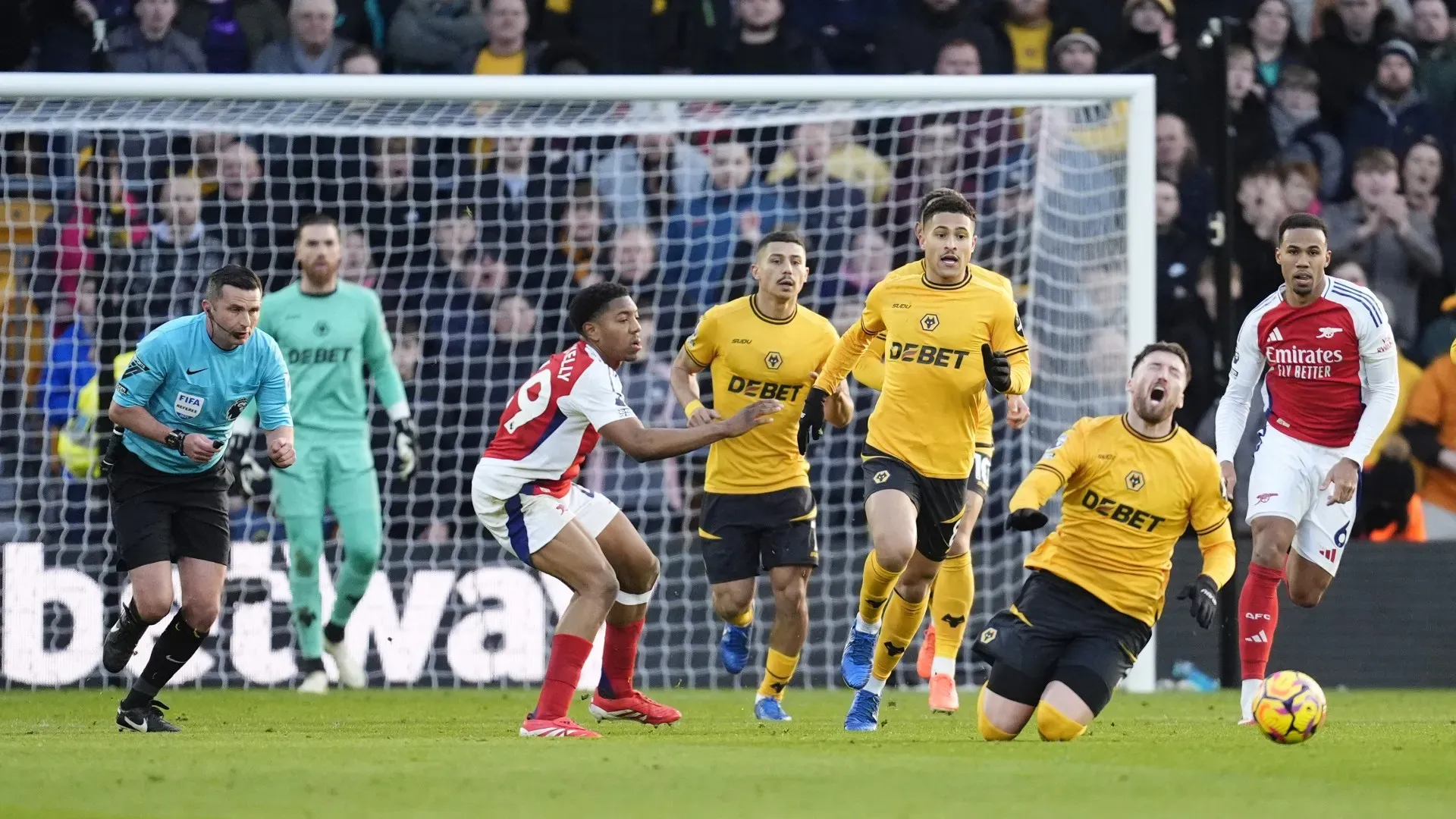 Myles Lewis-Skelly è stato espulso al 43' di Wolverhampton-Arsenal
