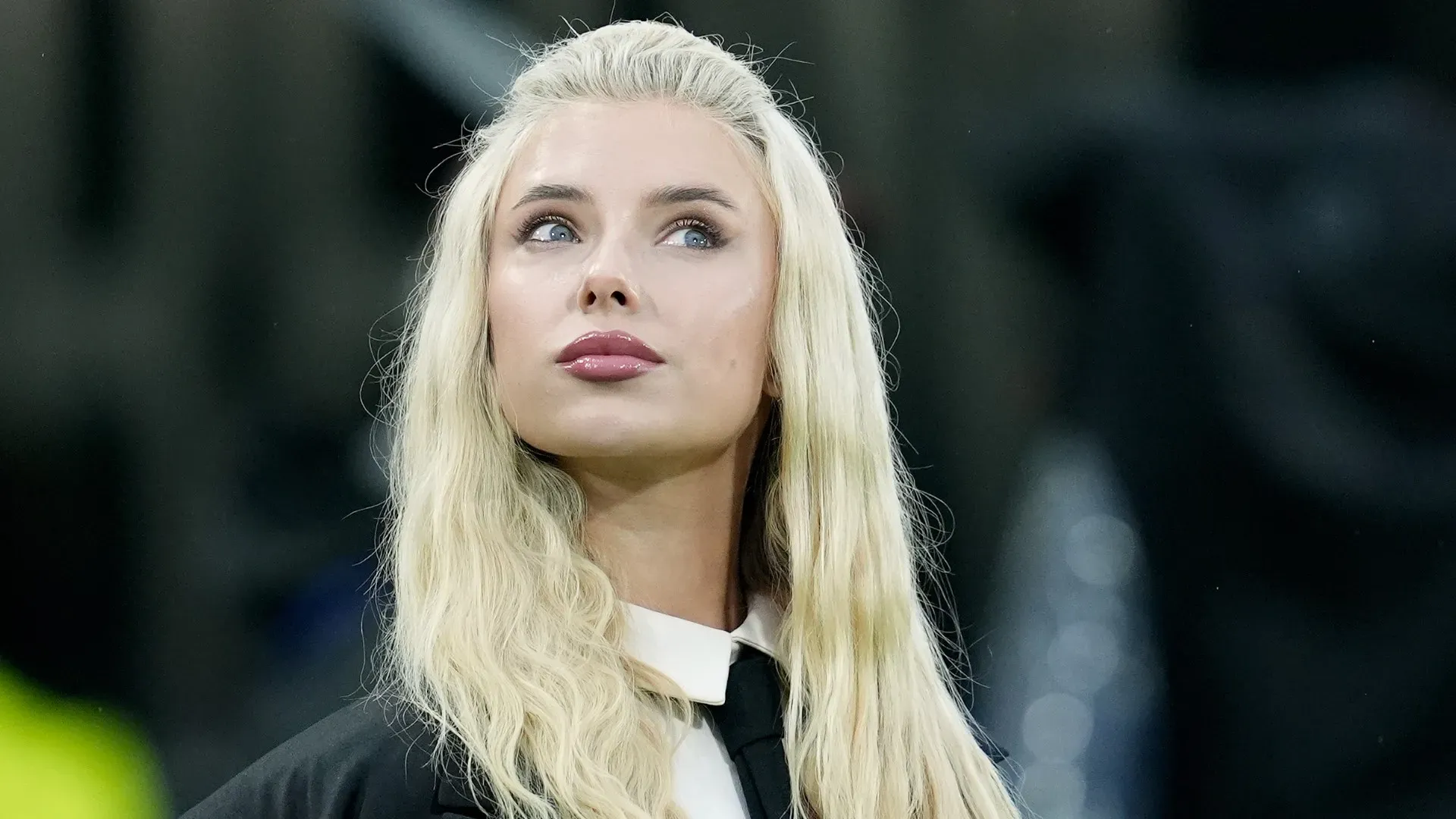 Vlada posta foto e video inerenti alla sua professione ma anche alla sua vita privata
