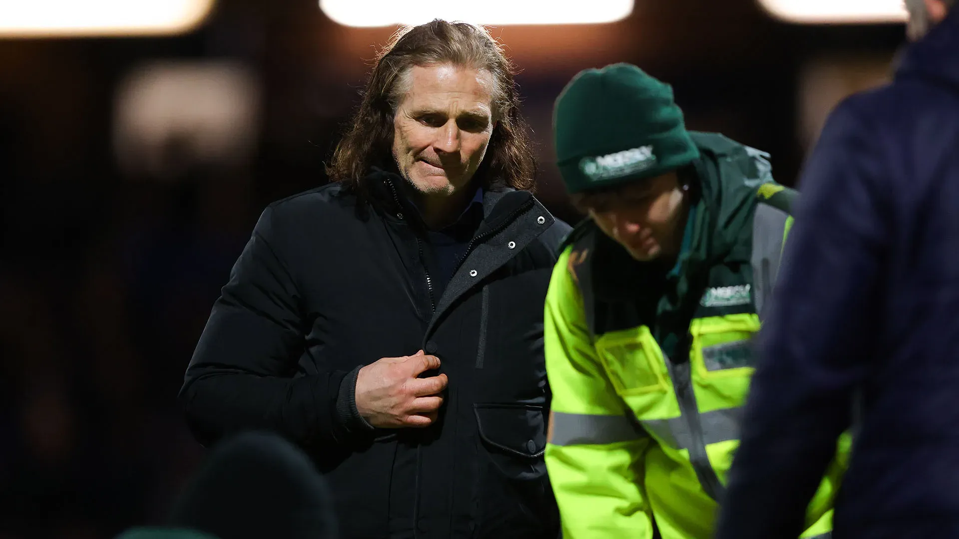 L'allenatore Gareth Ainsworth era sconvolto: lo spavento è stato tantissimo

