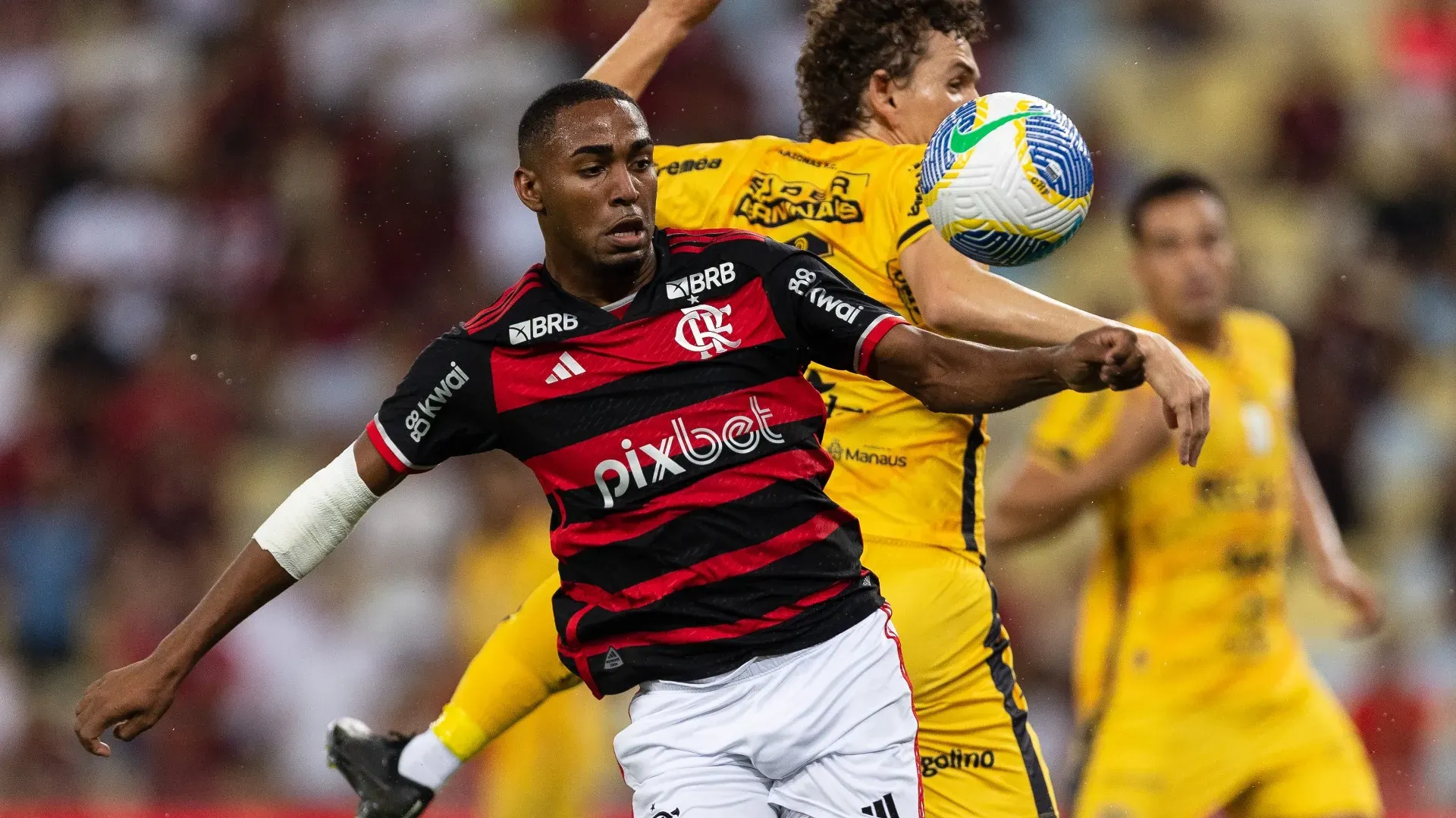 Da gennaio 2024 è stato aggregato alla prima squadra del Flamengo
