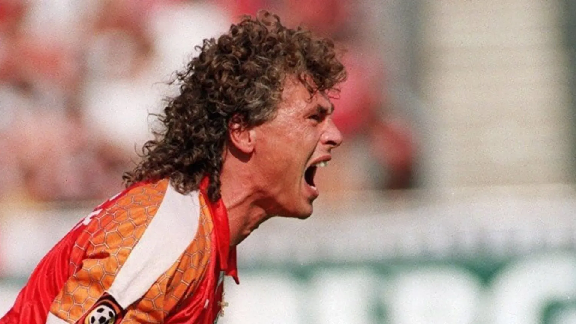 Nel 1992-1993 ha vestito la maglia del Rayo Vallecano
