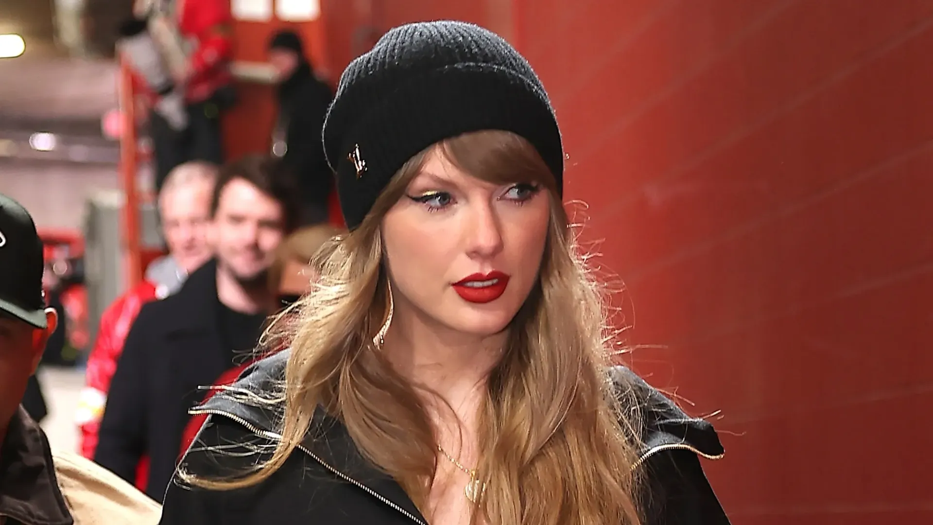 Non è la prima volta che Taylor Swift festeggia sul campo