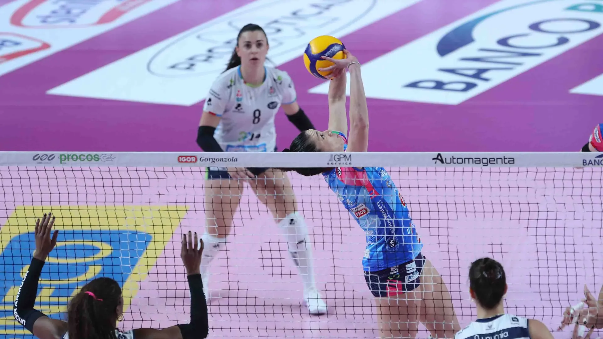"Mi aspetto una sfida avvincente e di alto livello, e siamo determinate a dare il massimo per conquistare punti preziosi per la classifica”.