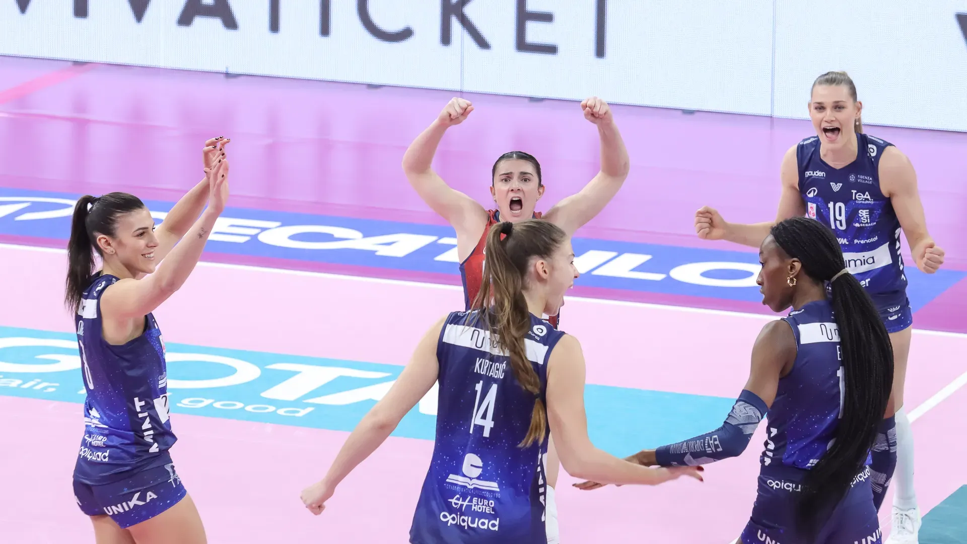 Un big match cruciale che segnerà anche la chiusura della Pool C per le ragazze di coach Lavarini.