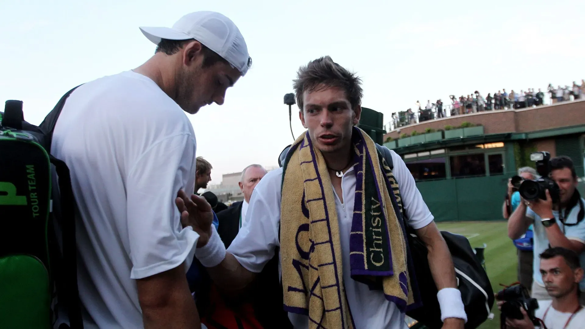Alla fine è riuscito a trionfare John Isner 6–4, 3–6, 6(7)–7, 7–6(3), 70–68
