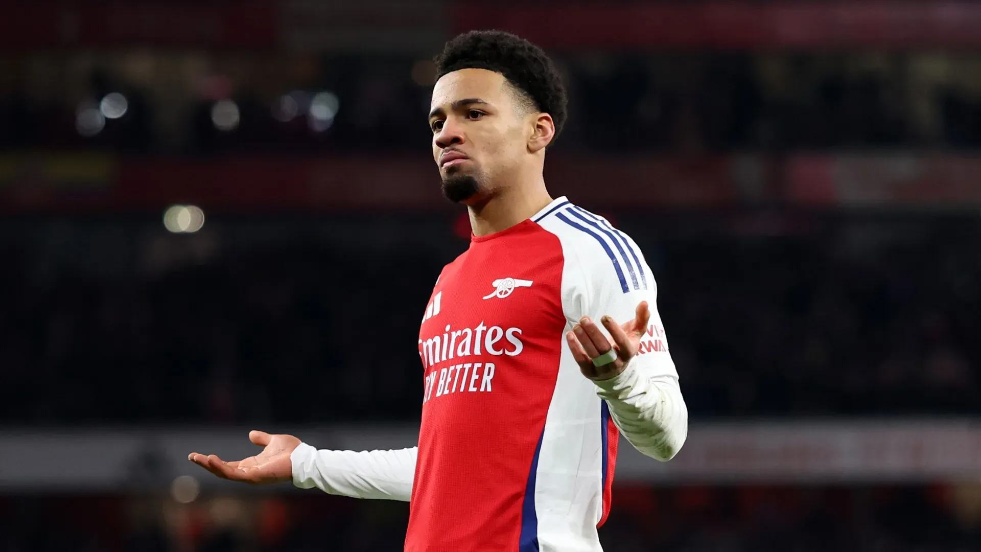 Questo calciatore non può usare lo spogliatoio dell'Arsenal
