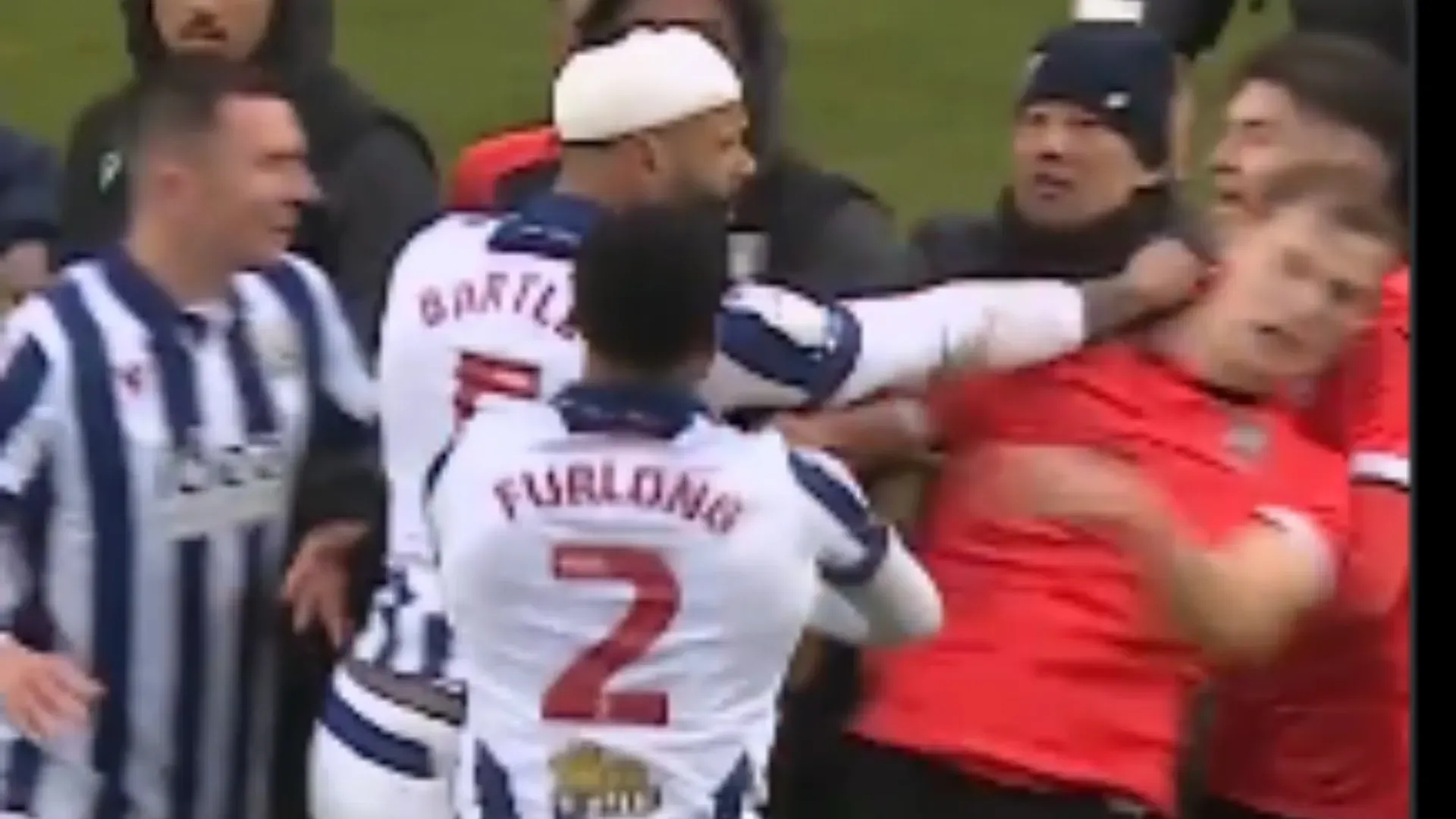 Inspiegabile il gesto di Kyle Bartley
