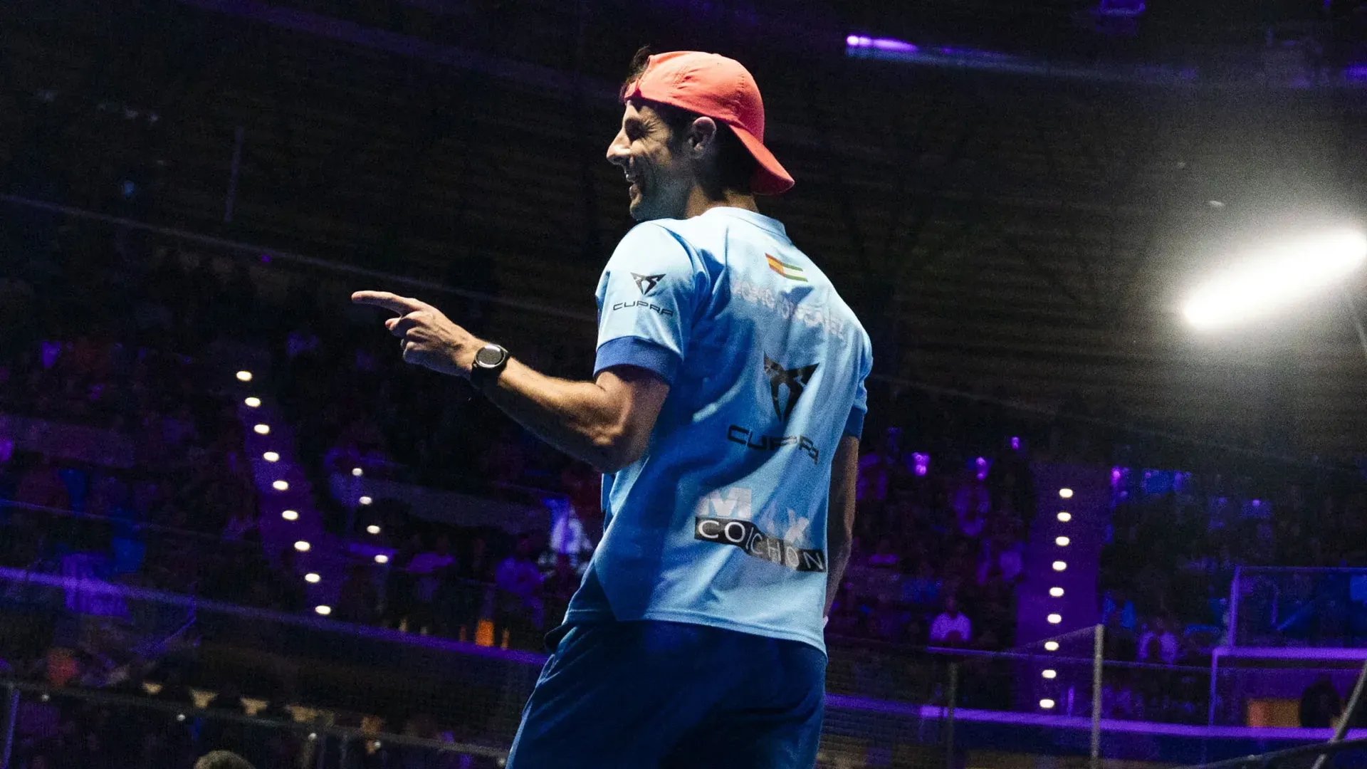 Jon Sanz, campione delle Premier Padel Finals in coppia con Coki Nieto, ora giocherà con Momo Gonzalez