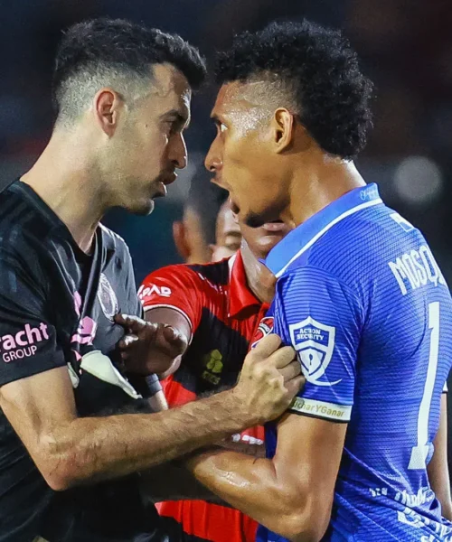 Da partita di calcio a incontro di pugilato: le foto della rissa
