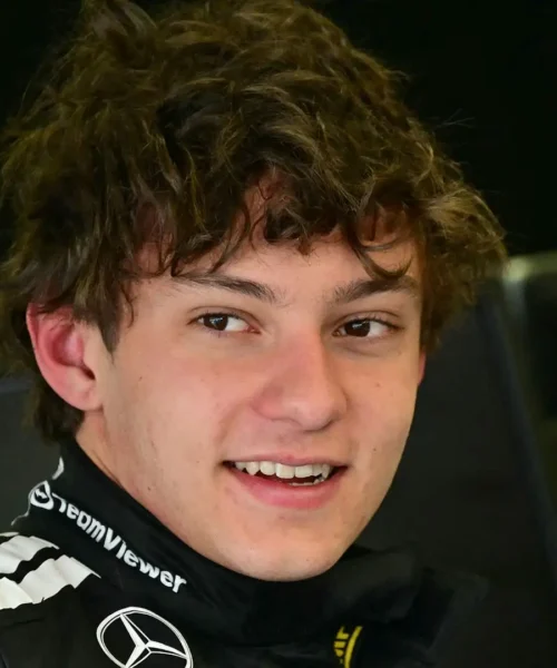 F1: Kimi Antonelli si porta anche i compagni di classe al GP di casa