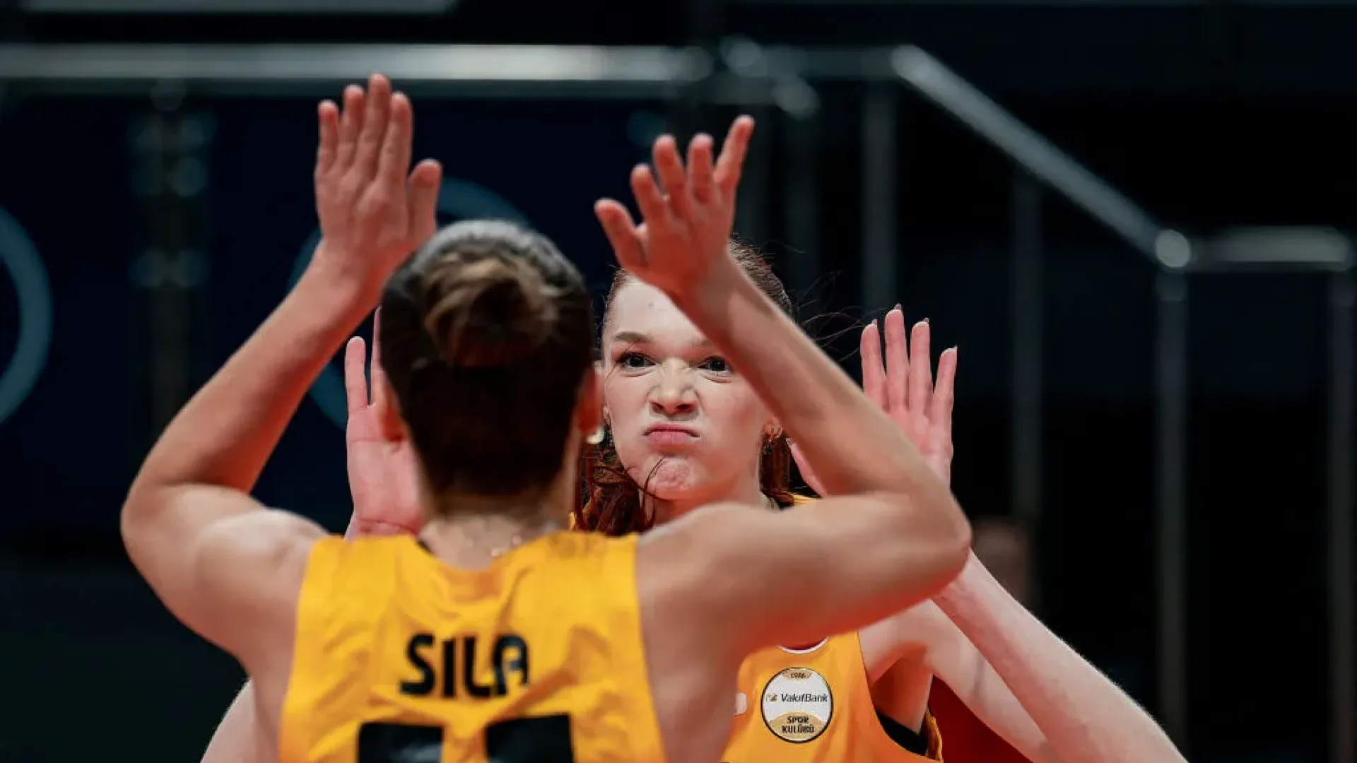 Dopo i primi anni negli Stati Uniti in NCAA, Markova inizia la sua carriera da professionista in Turchia nel 2023