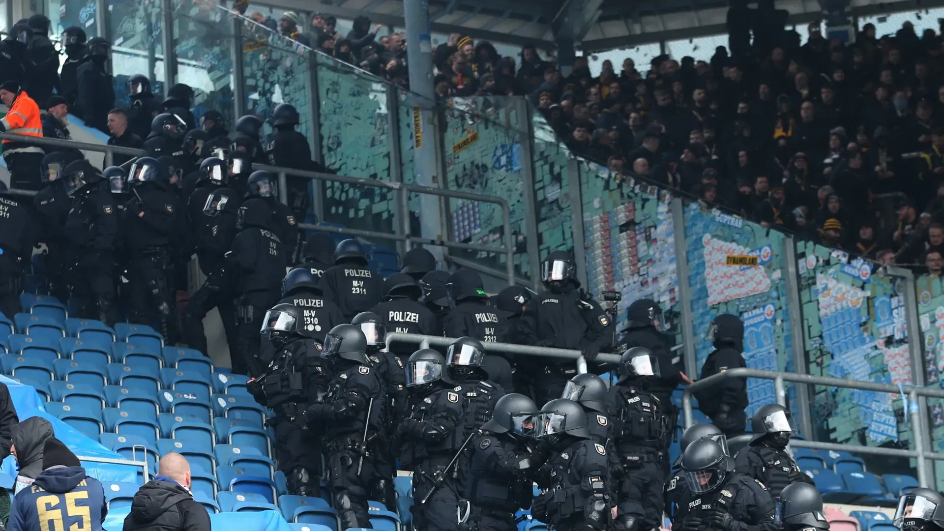 Durissimi scontri durante Hansa Rostock-Dinamo Dresda
