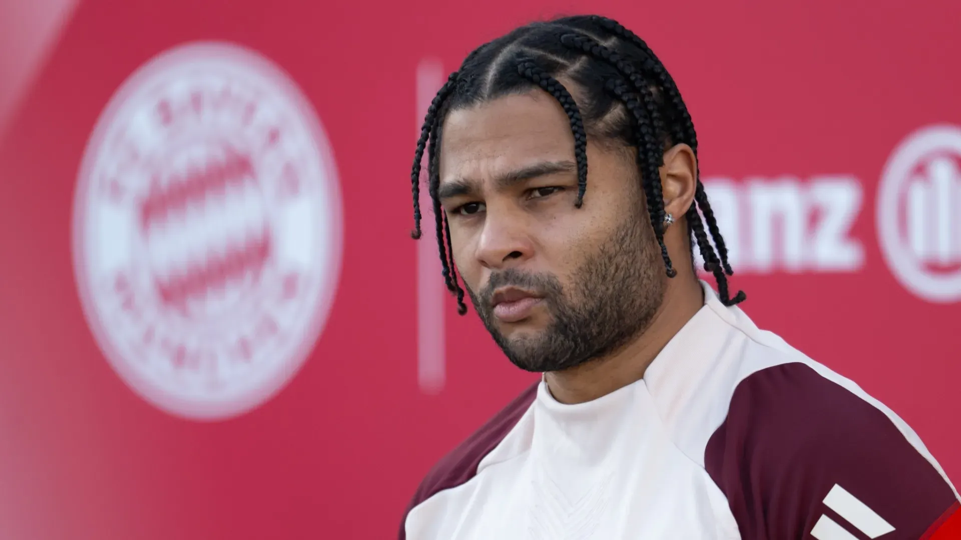 Serge Gnabry è tra i principali candidati alla cessione: piace in Premier League

