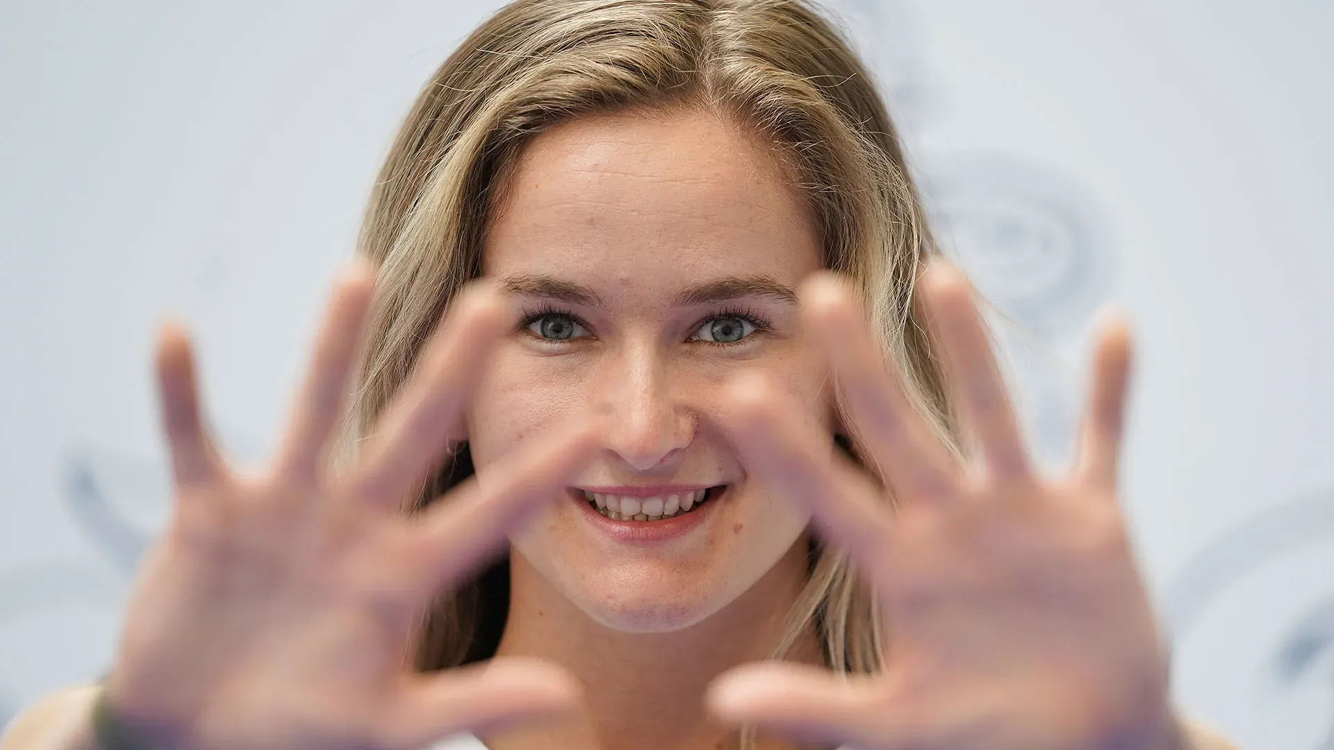 Shauna Coxsey, le foto della regina delle pareti verticali
