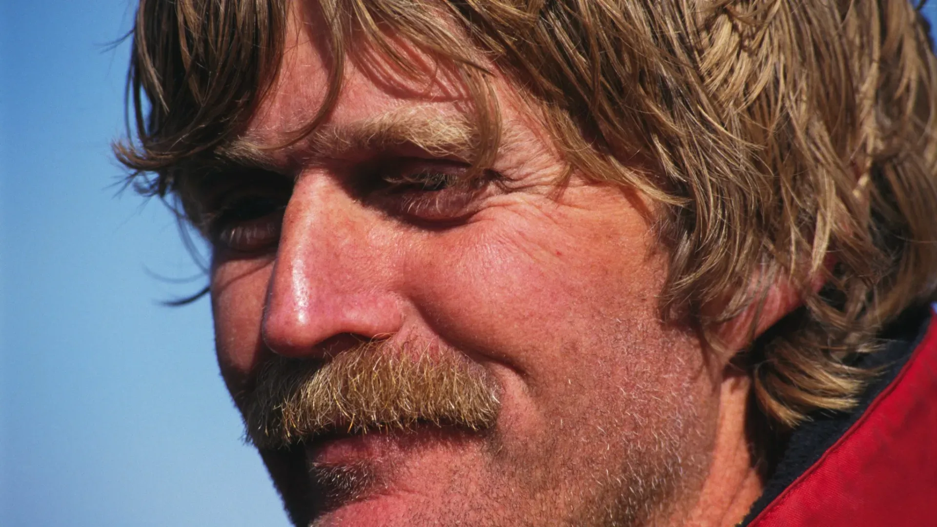 Il 5 dicembre 2001 è stato ucciso mentre si trovava in Sud America occupato in una missione ambientalista
