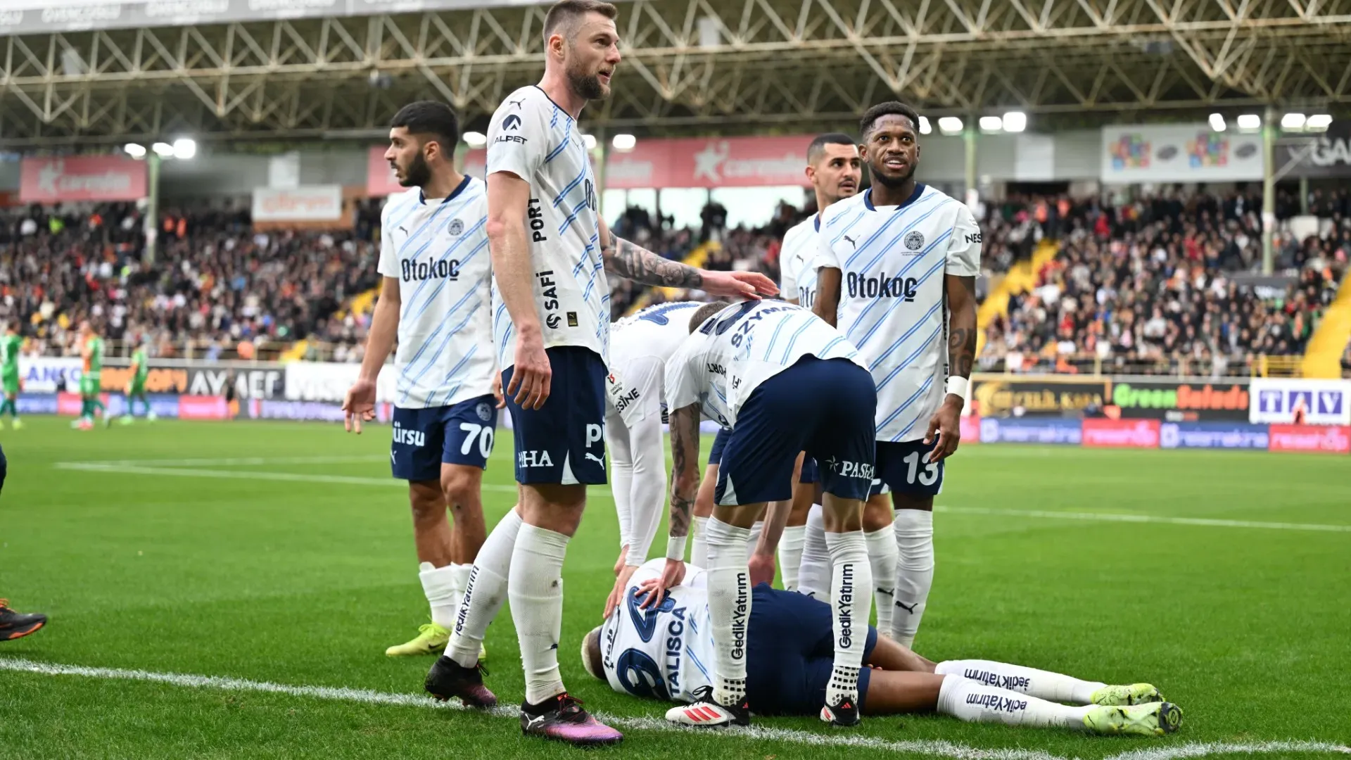 Skriniar e altri hanno anche fatto da scudo umano a Talisca mentre era a terra
