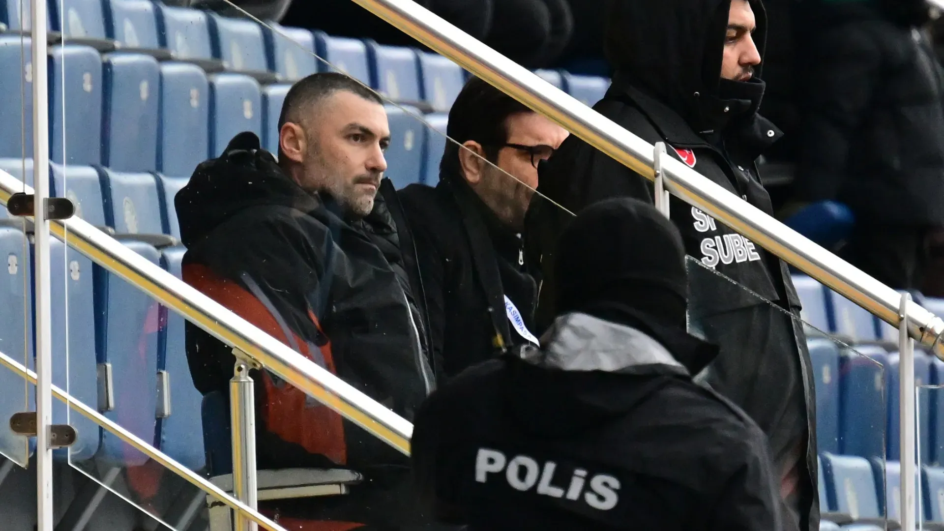 Il tecnico ha dovuto assistere al resto della partita dalla tribuna
