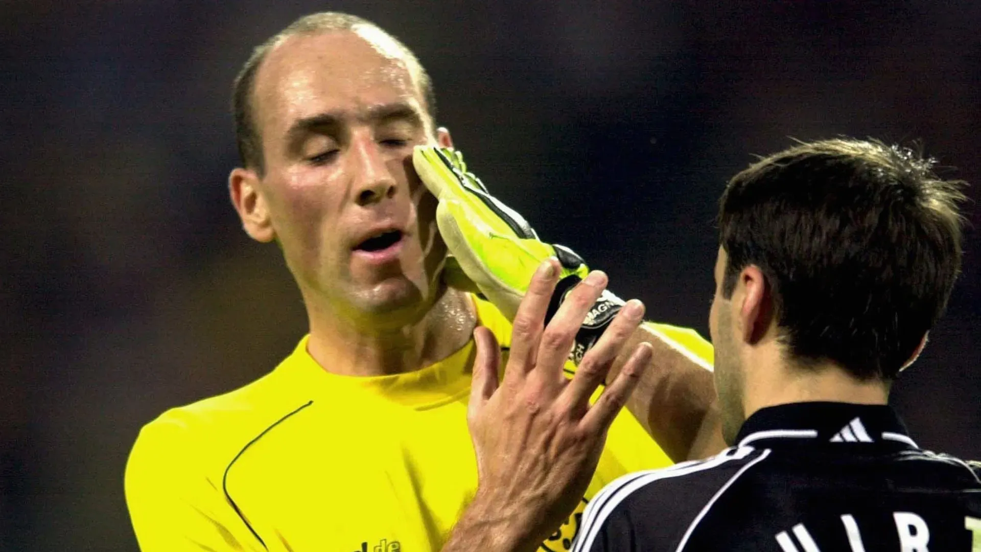 Ha militato nel Borussia Dortmund dal 2001 al 2006: 138 partite, 59 gol
