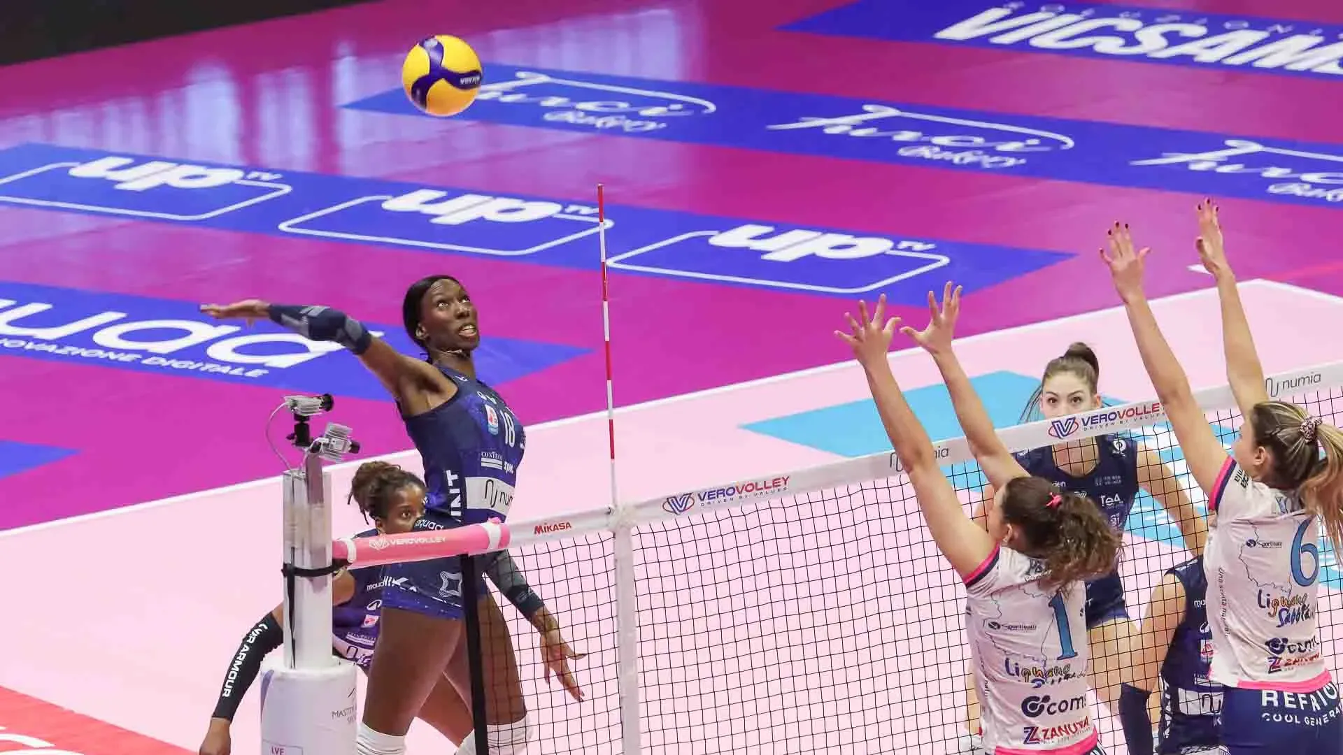 Per le ragazze di Lavarini è la nona vittoria di fila tra campionato e Champions.
