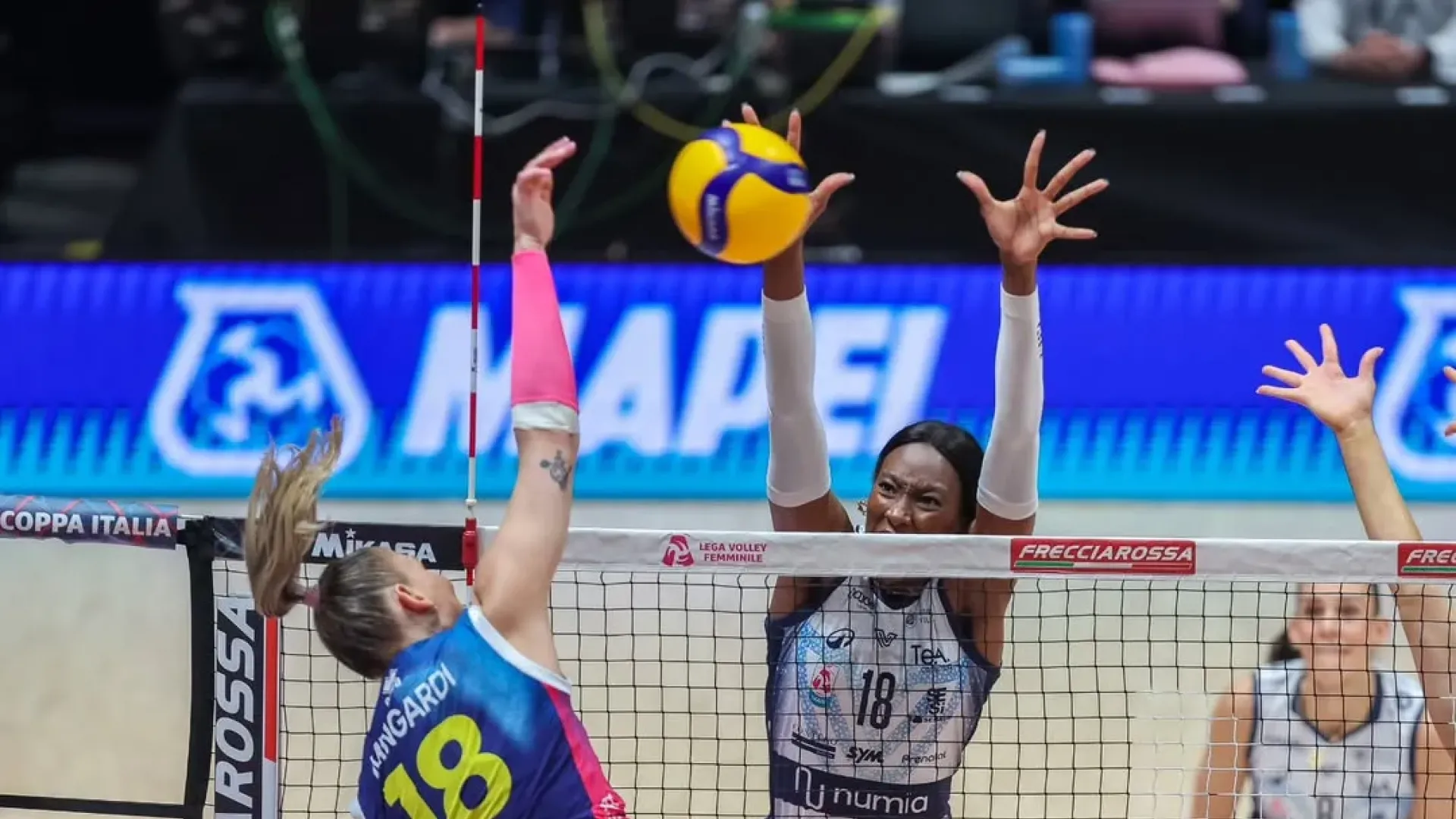 E' successo di tutto nella seconda semifinale di Coppa Italia.