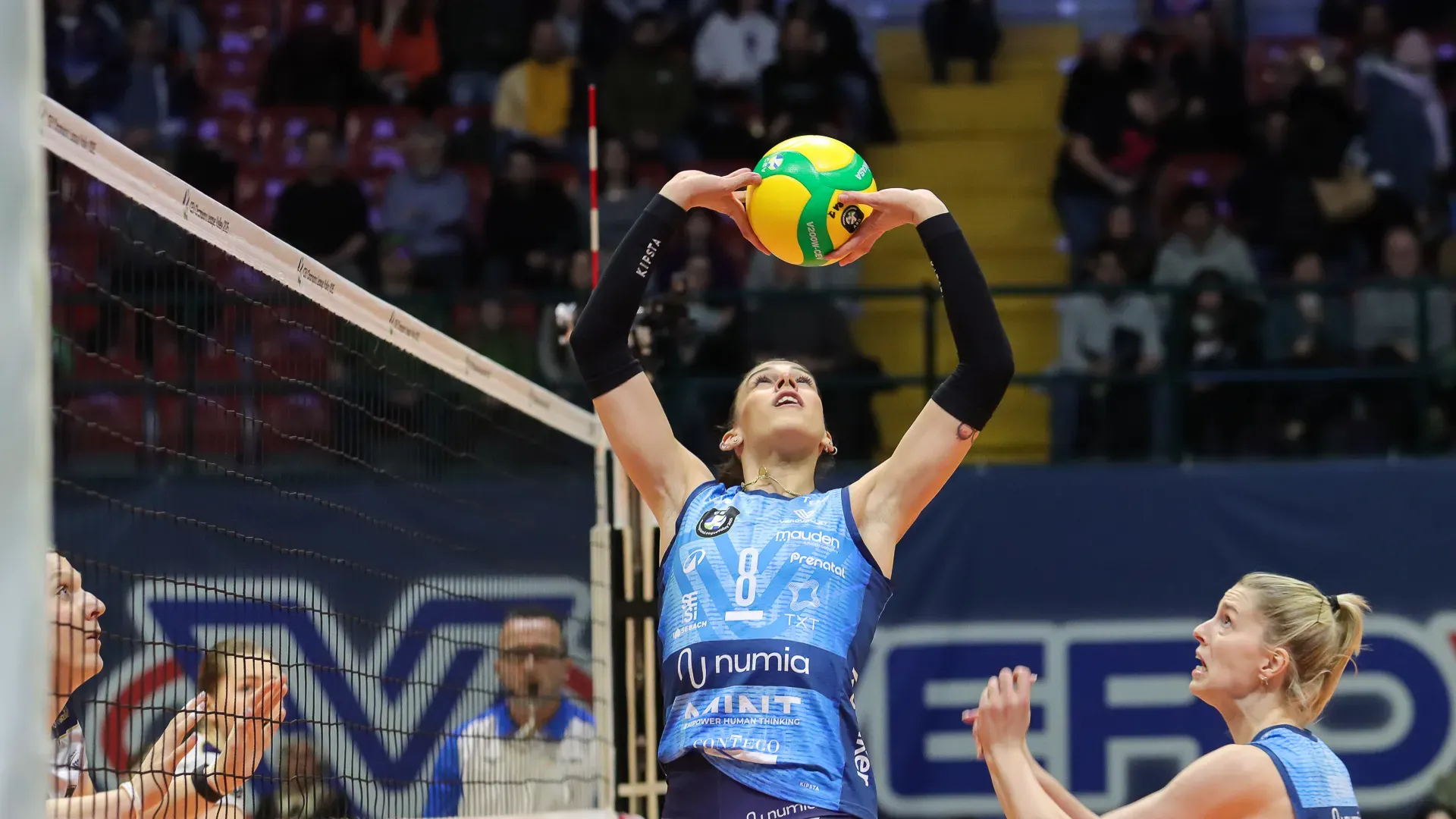 Sono 8 in totale i precedenti tra le due squadre, con 7 successi per Vero Volley contro 1 della Megabox, mentre due gli ex della partita.