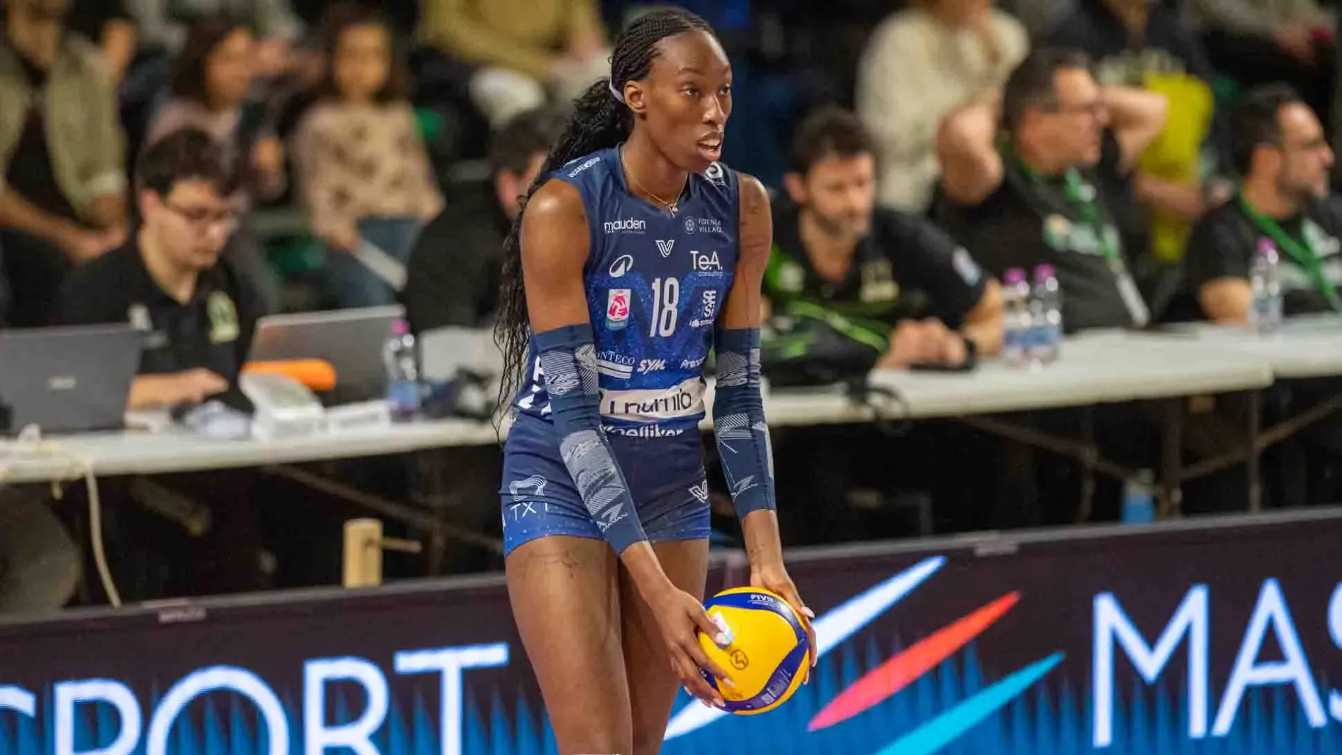 Grande ritorno in toscana per la dominicana Brenda Castillo, che completa il reparto dei liberi con un’altra vecchia conoscenza Vero Volley, Beatrice Parrocchiale, e Manuela Ribechi.