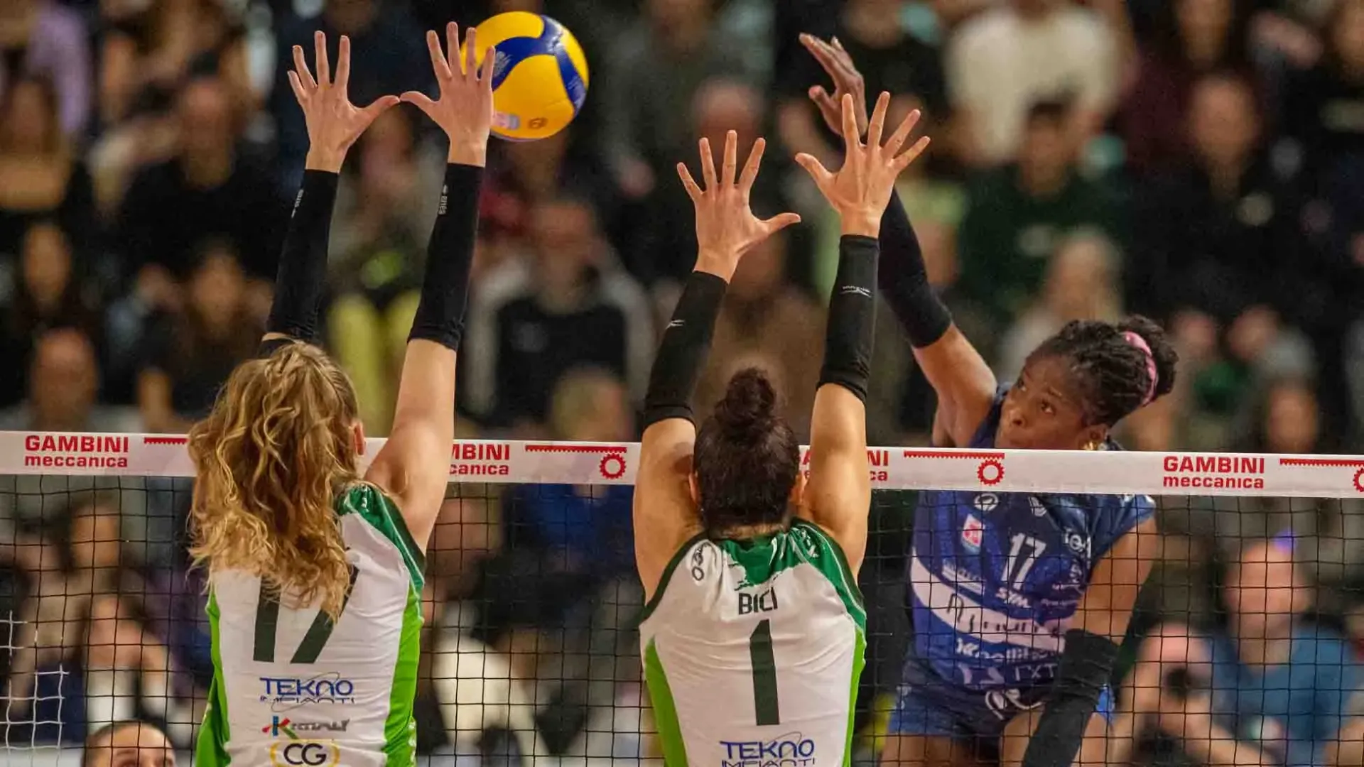 Stefano Lavarini, allenatore Numia Vero Volley Milano: “In questa stagione abbiamo giocato due partite contro Scandicci che sono entrambe finite al tie-break, quindi è abbastanza logico aspettarsi una partita aperta. Dobbiamo cercare di presentarci all’appuntamento con solidità, prendendo ciò che di buono abbiamo fatto domenica contro Vallefoglia. Sarà un match di altissimo livello”.