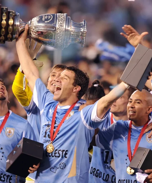 Ha vinto la Copa America, oggi fa il contadino: le foto dell’ex campione