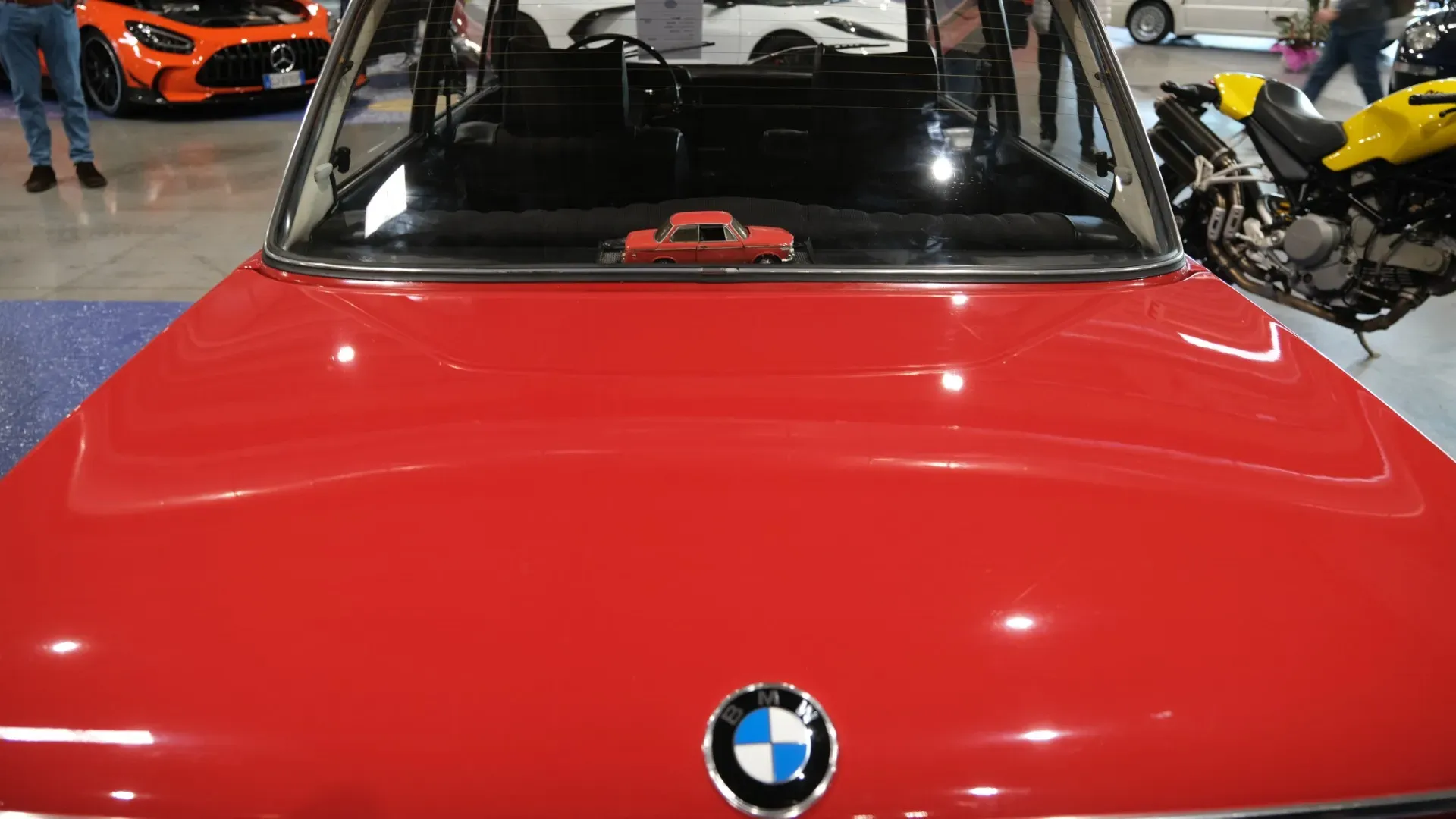 Negli Stati Uniti, la 1602 contribuì a costruire la reputazione di BMW come marchio di prestigio