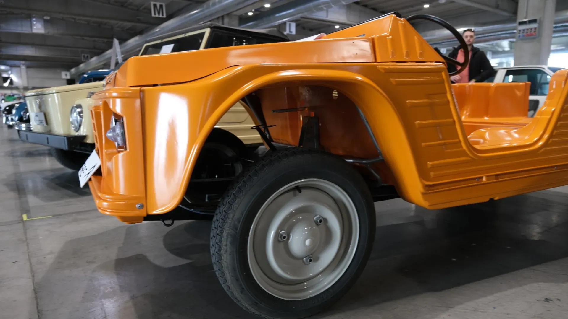 Il bicilindrico da 602 cm³ raffreddato ad aria garantisce una potenza contenuta ma sufficiente per muovere agilmente i soli 475 kg del veicolo