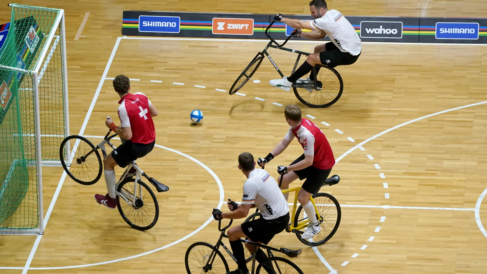 Cycle-ball: le foto di uno degli sport più strani del mondo
