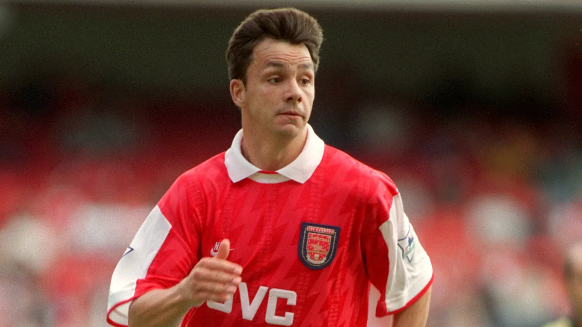 L'ex campione ha giocato ben 9 anni con la maglia dei Gunners
