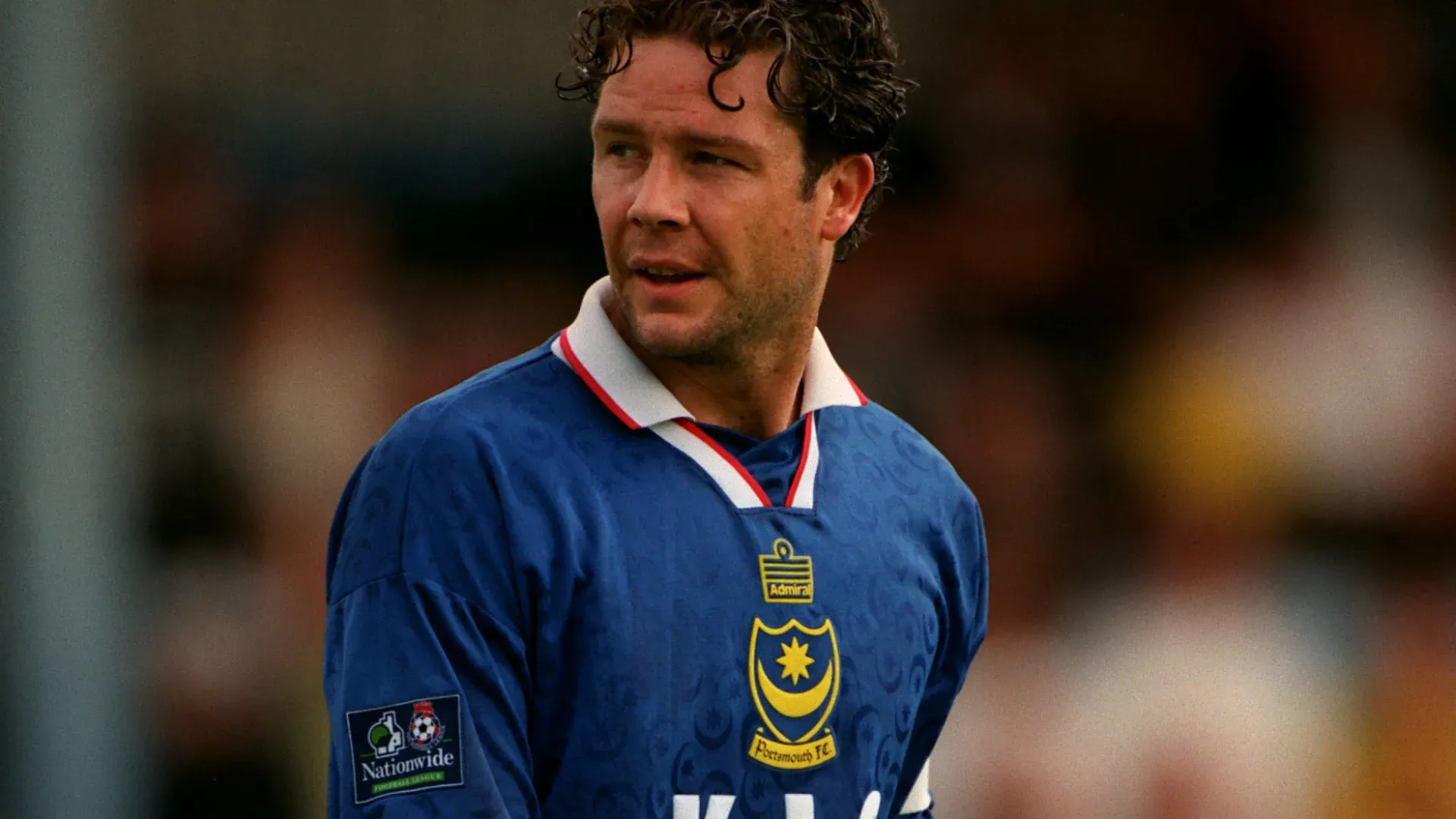 Nel 1996 ha lasciato i Gunners per giocare con il Portsmouth
