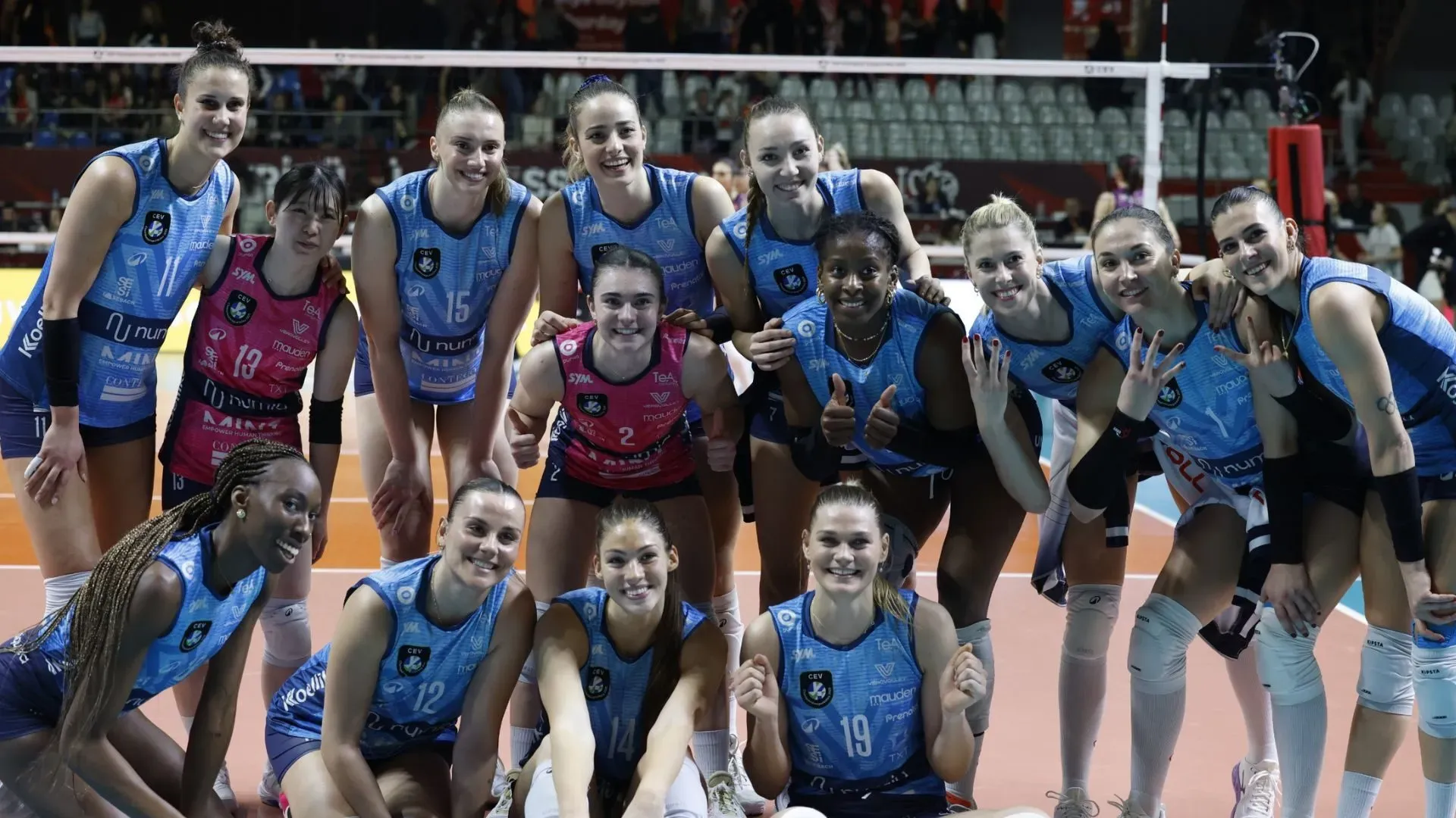 Nell’estate 2021 partecipa al Mondiale Under 18 in Messico con la Nazionale Italiana, conquistando la medaglia d’argento; un anno dopo, sempre in maglia azzurra, vince i Campionati Europei Under 19. 